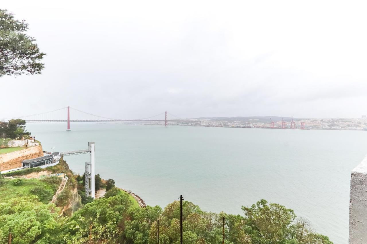 Vita Portucale ! Cacilhas River View アルマダ エクステリア 写真